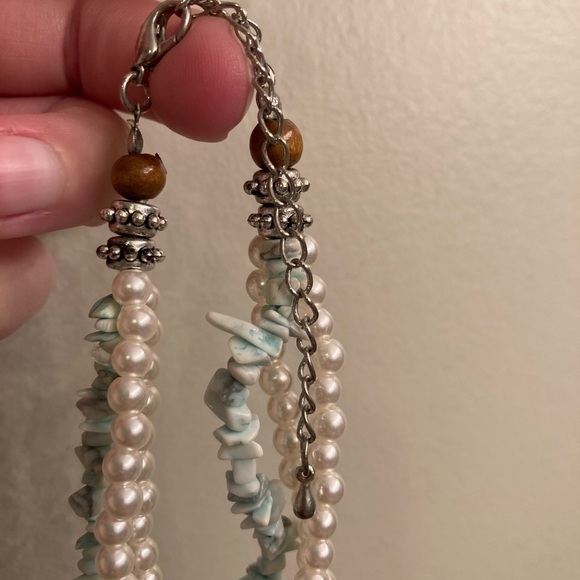 Shell and fake pearl necklace - Picture 3 of 3